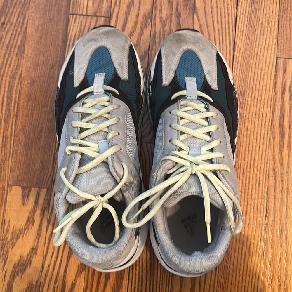 YEEZY BOOST 700 men’s size 10.5